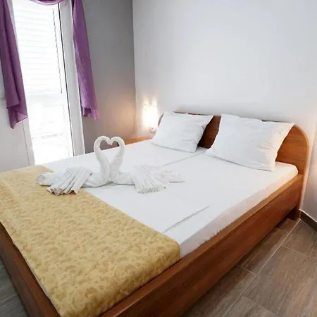 Jelena Near * ヴィル