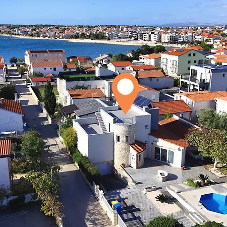 Jelena Near ヴィラ *