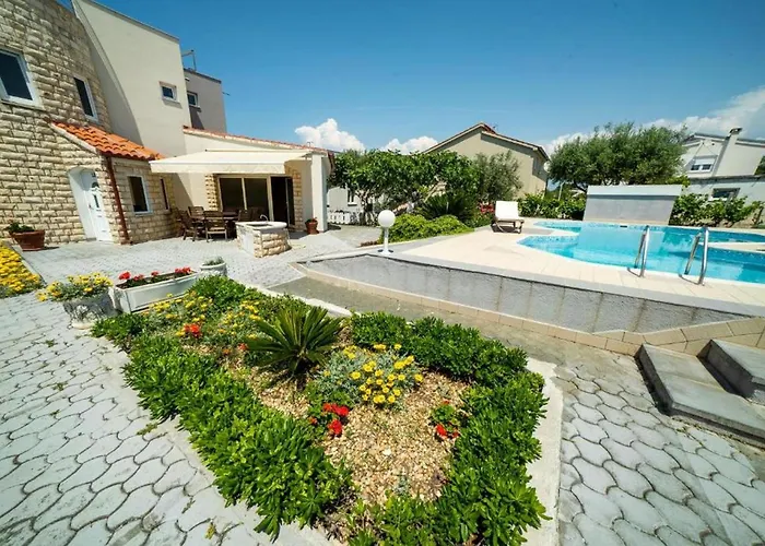 Вилла Jelena Near *