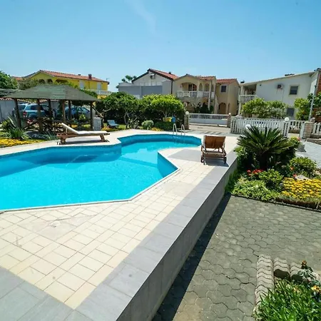 Jelena Near Villa