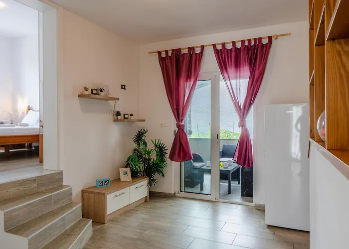Villa Jelena Near *